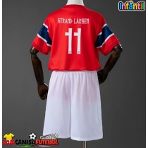 Camisa de Futebol Noruega Jorgen Strand Larsen #11 Equipamento Principal Infantil Mundo 2026 Manga Curta (+ Calças curtas)